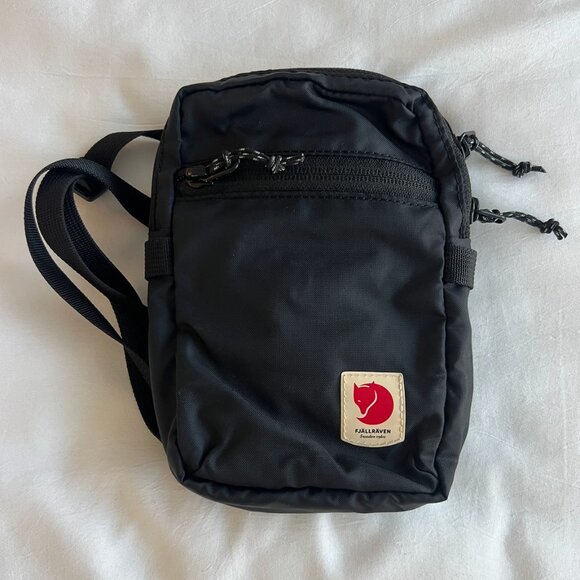 Fjällräven High Coast Pocket Crossbody Bag – Black - Picture 1 of 3